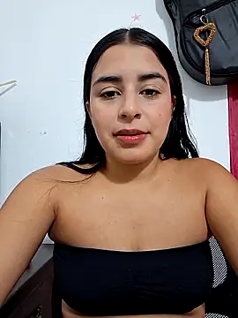 Snapshot of channell0 chatting on 10.17.25 channell0 online show from 10.17.25