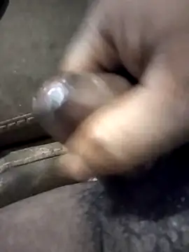 Snapshot of Curvy_Pounder chatting on 10.22.25 Curvy Pounder online show from 10.22.25