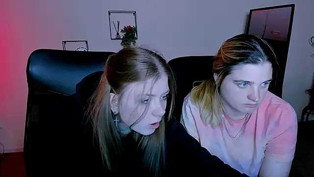 Snapshot of foxy_tease_ chatting on 09.13.25 foxy tease online show from 09.13.25