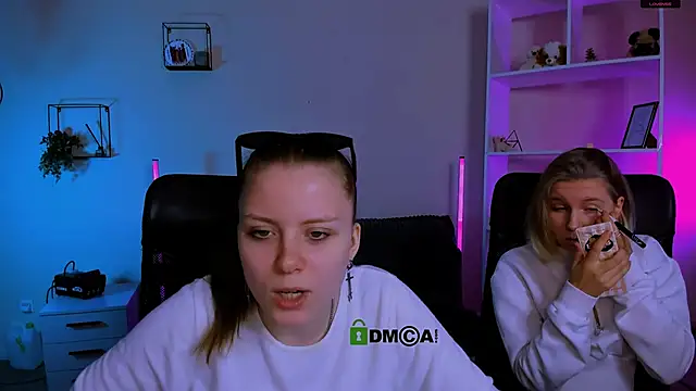 Snapshot of foxy_tease_ chatting on 11.09.25 foxy tease online show from 11.09.25