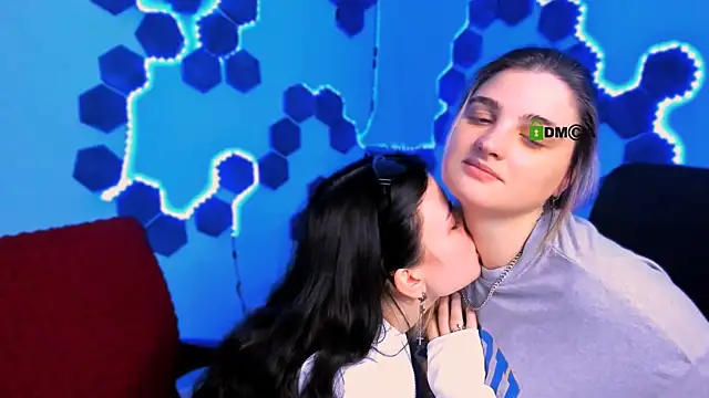 Snapshot of foxy_tease_ chatting on 12.13.25 foxy tease online show from 12.13.25