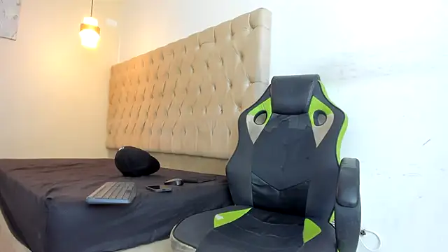 Darkknightx01 online show from 10.21.25