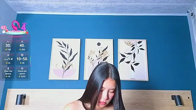 SarahMiler  online show from 11.11.25