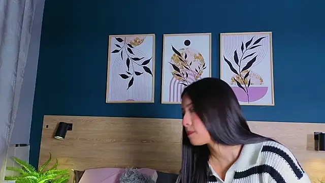 SarahMiler  online show from 11.17.25