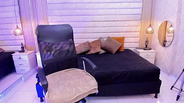 VictoriaaBlair online show from 04.02.26