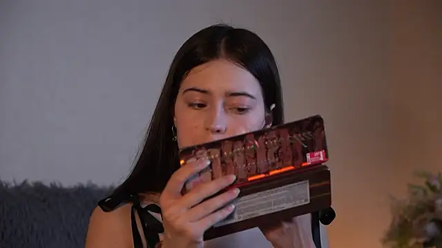 ywixos online show from 10.25.25