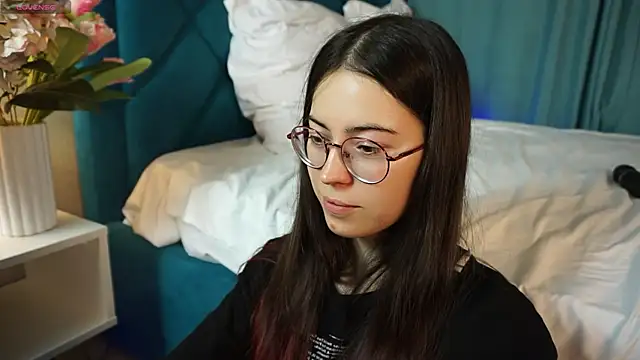 ywixos online show from 12.18.25