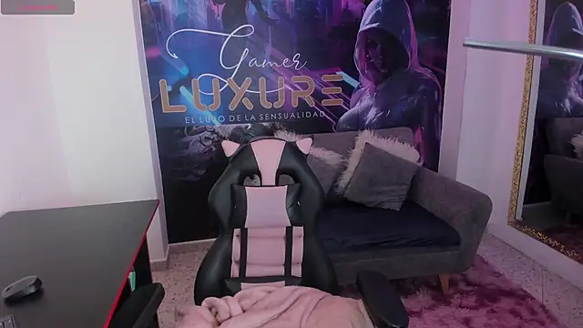 Snapshot of Liamartinn chatting on 10.30.25 Liamartinn online show from 10.30.25