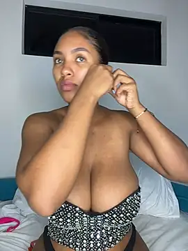 Mia sweet80 online show from 10.10.25