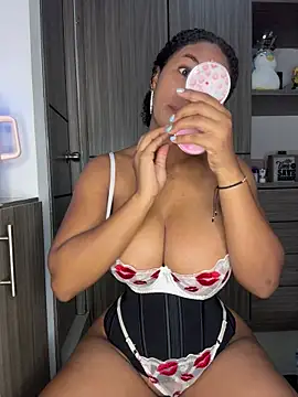 Mia sweet80 online show from 10.22.25