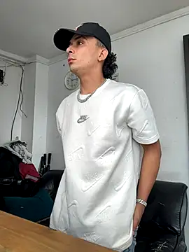 Snapshot of Jacobs0 chatting on 11.28.25 Jacobs0 online show from 11.28.25