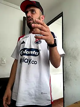 Snapshot of Jacobs0 chatting on 12.13.25 Jacobs0 online show from 12.13.25