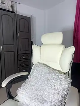 Issa Santana online show from 09.15.25