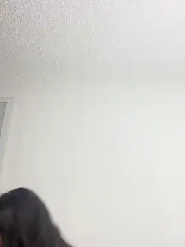 Snapshot of Issa_Santana chatting on 12.19.25 Issa Santana online show from 12.19.25