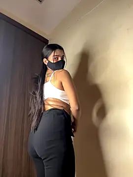 Snapshot of Cute-Sakhi chatting on 11.14.25 Cute-Sakhi online show from 11.14.25