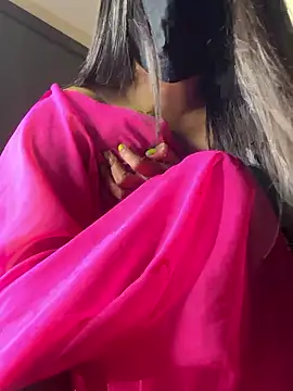 Snapshot of Cute-Sakhi chatting on 11.15.25 Cute-Sakhi online show from 11.15.25