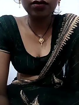 priiyafuun online show from 10.13.25