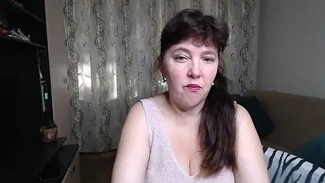 Snapshot of Illusionq chatting on 09.12.25 Illusionq online show from 09.12.25