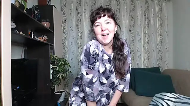 Snapshot of Illusionq chatting on 10.03.25 Illusionq online show from 10.03.25