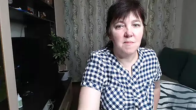 Snapshot of Illusionq chatting on 10.17.25 Illusionq online show from 10.17.25