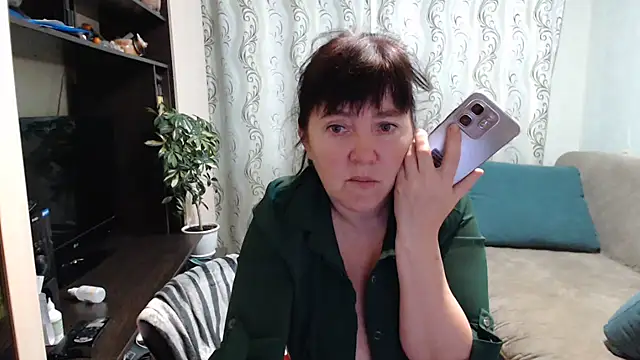 Snapshot of Illusionq chatting on 10.24.25 Illusionq online show from 10.24.25