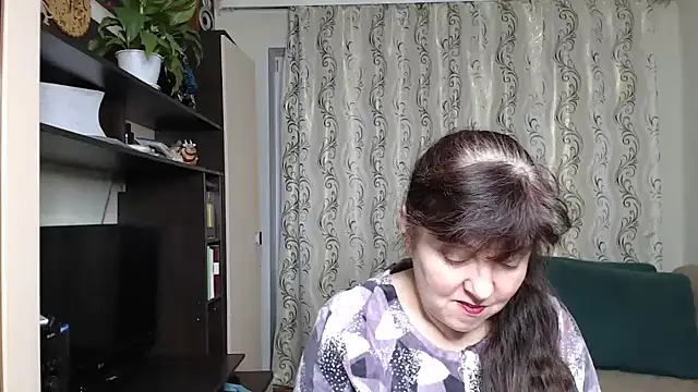 Snapshot of Illusionq chatting on 11.14.25 Illusionq online show from 11.14.25