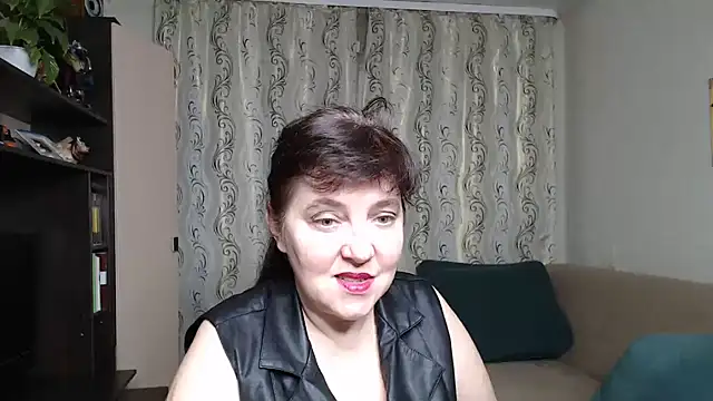 Snapshot of Illusionq chatting on 11.19.25 Illusionq online show from 11.19.25