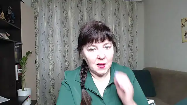 Snapshot of Illusionq chatting on 02.12.26 Illusionq online show from 02.12.26