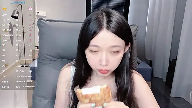 NiNi-baby520 online show from 10.16.25