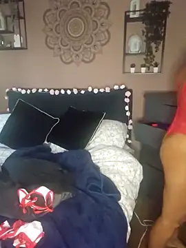 LonelyLucinda online show from 09.28.25