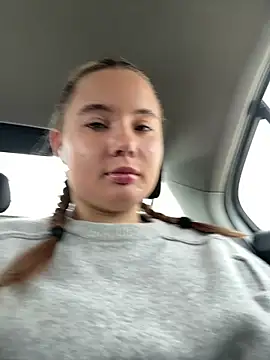 Snapshot of StephanieMur chatting on 09.24.25 StephanieMur online show from 09.24.25