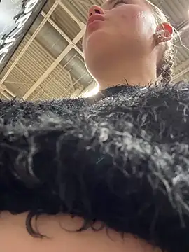 Snapshot of StephanieMur chatting on 09.28.25 StephanieMur online show from 09.28.25