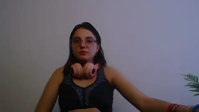 Snapshot of Sun_Shine__ chatting on 03.29.26 Sun Shine online show from 03.29.26