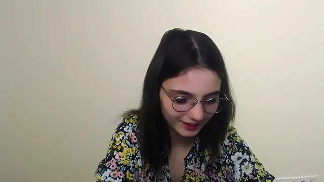 Snapshot of Sun_Shine__ chatting on 04.07.26 Sun Shine online show from 04.07.26