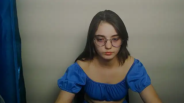 Snapshot of Sun_Shine__ chatting on 04.15.26 Sun Shine online show from 04.15.26