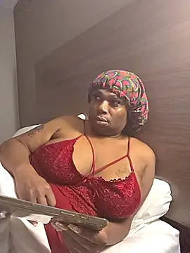 Snapshot of shecockts chatting on 09.20.25 shecockts online show from 09.20.25