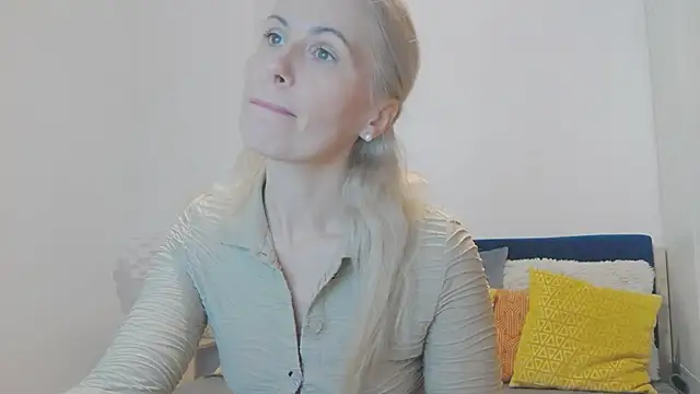 Snapshot of Lika_Soul chatting on 10.14.25 Lika Soul online show from 10.14.25