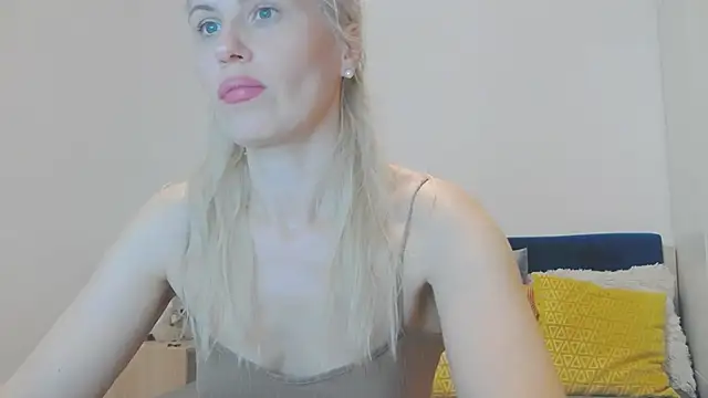 Snapshot of Lika_Soul chatting on 10.24.25 Lika Soul online show from 10.24.25