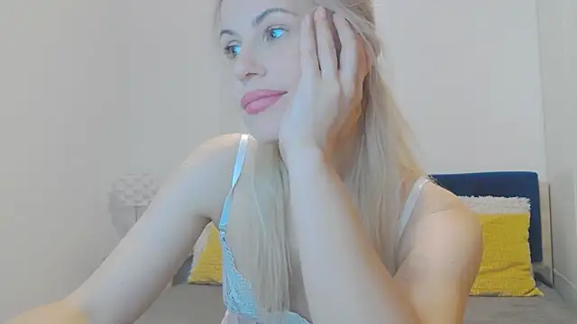 Snapshot of Lika_Soul chatting on 10.27.25 Lika Soul online show from 10.27.25