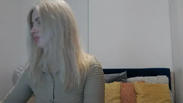 Snapshot of Lika_Soul chatting on 11.30.25 Lika Soul online show from 11.30.25