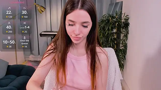 Snapshot of shuggybaby chatting on 09.16.25 shuggybaby online show from 09.16.25