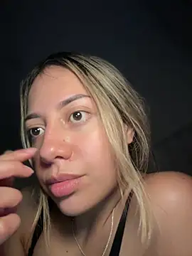 MissCat  online show from 12.20.25