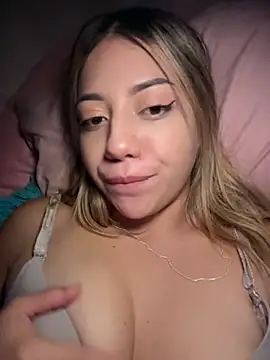 MissCat  online show from 12.22.25