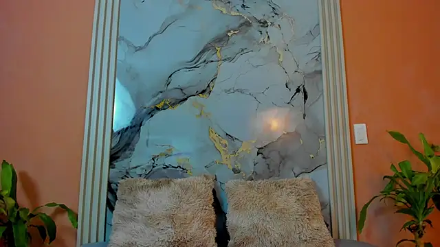 Snapshot of milo_cruz chatting on 11.30.25 milo cruz online show from 11.30.25