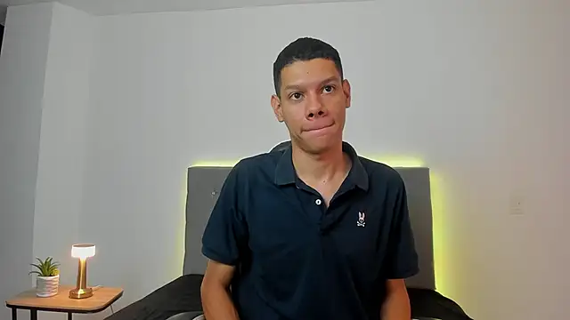 Snapshot of milo_cruz chatting on 12.02.25 milo cruz online show from 12.02.25