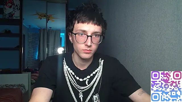 Snapshot of 8goat chatting on 11.23.25 8goat online show from 11.23.25