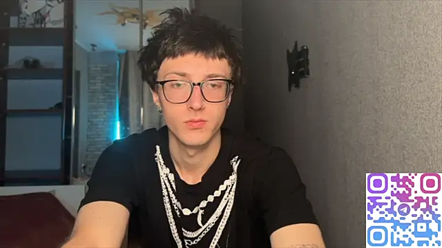 Snapshot of 8goat chatting on 11.24.25 8goat online show from 11.24.25