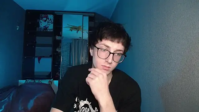 Snapshot of 8goat chatting on 12.05.25 8goat online show from 12.05.25