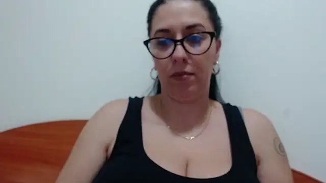 Snapshot of jollene chatting on 12.03.25 jollene online show from 12.03.25