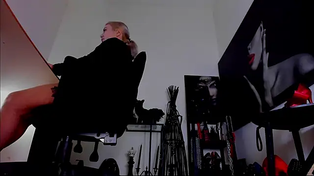 demisweet online show from 02.15.26